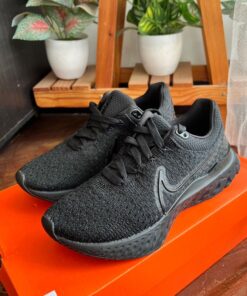 NIKE INFINITY REACT FLYKNIT 2