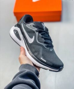 Nike Structure 26 BLACK 