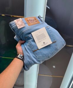 ABERCOMBIE & FITCH